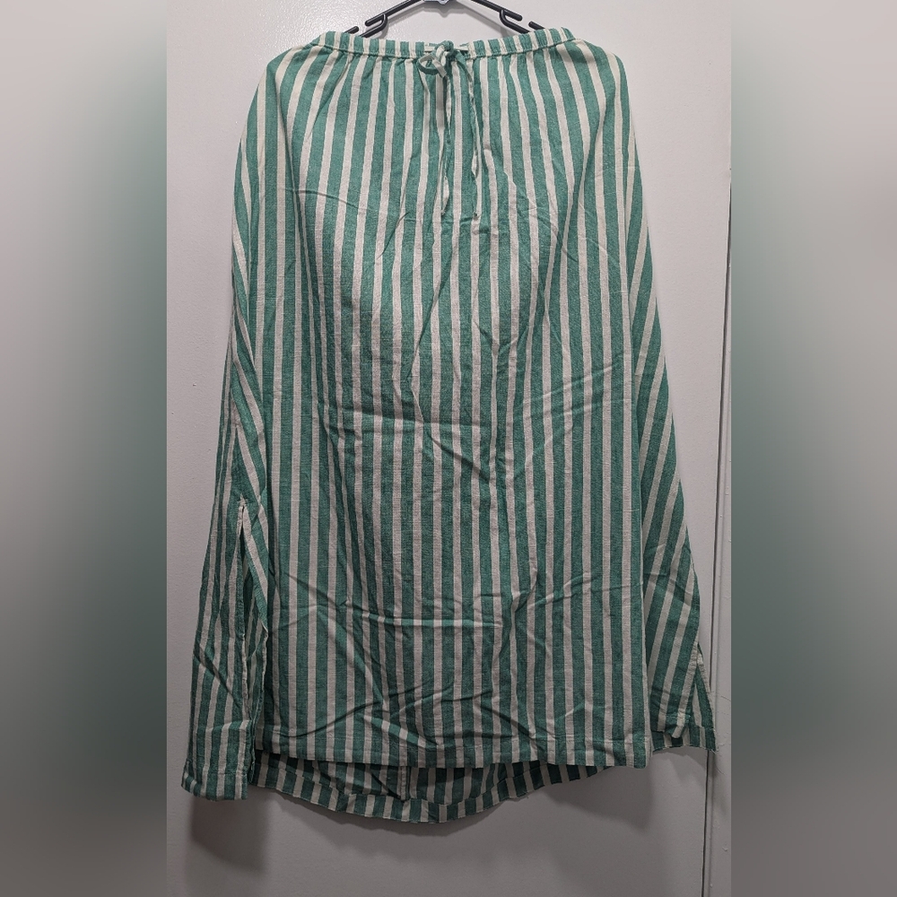 *NWT* Universal Thread Teal and White Striped Skirt with POCKETS